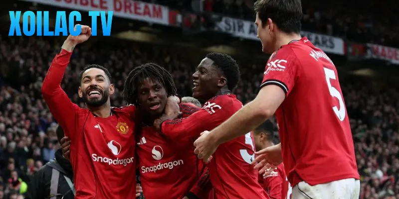 Ten Hag ưu tiên tính linh hoạt ở hai biên